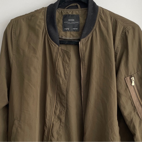 Zara size medium bomber jacket. Thin material, arm green. Gently worn. - Picture 2 of 2
